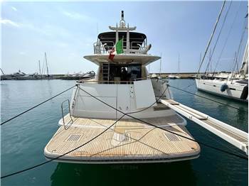 Fairline SQUADRON 74