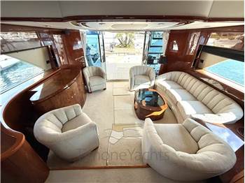 Fairline SQUADRON 74