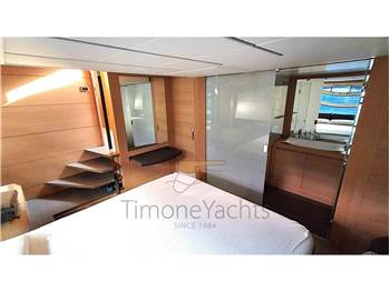 Pershing 82