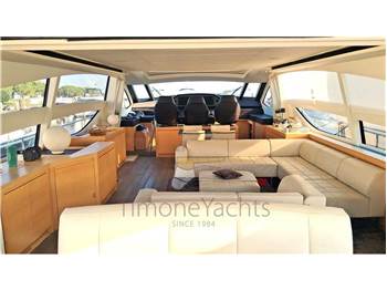 Pershing 82