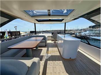 Azimut 72 Fly