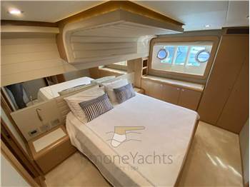 Ferretti Yachts 800