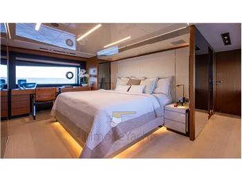 Riva 100 CORSARO