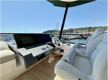 Azimut 72 Fly