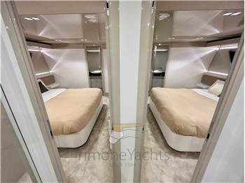 Custom Line Navetta 28