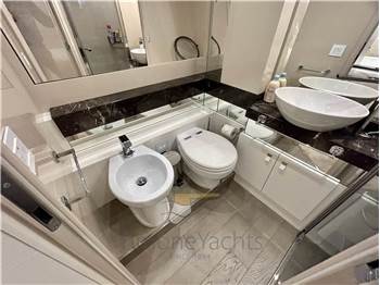 Custom Line Navetta 28