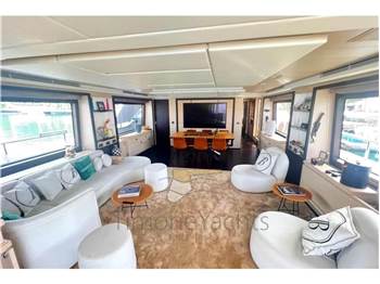 Benetti Delfino 93