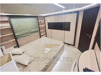 Benetti Delfino 93
