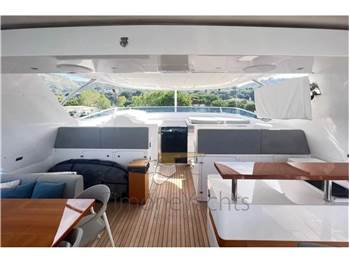 Benetti Delfino 93