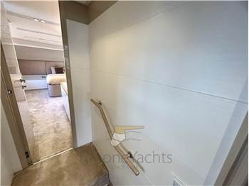 Custom Line Navetta 28