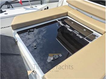 Axopar 28 Cabin