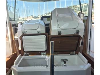 Axopar 28 Cabin