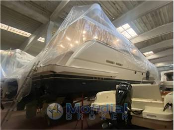 Ferretti 761