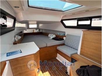 Axopar 37 Axopar xc Cross Cabin 37
