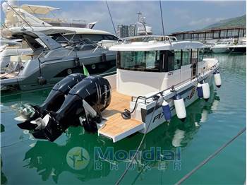Axopar 37 Axopar xc Cross Cabin 37