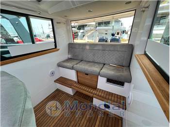 Axopar 37 Axopar xc Cross Cabin 37