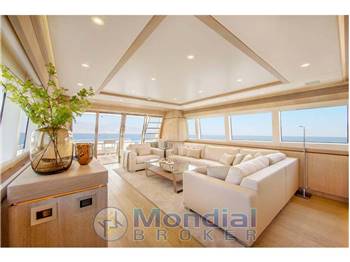 Van der Valk RAISED PILOTHOUSE