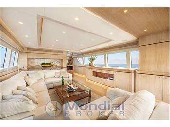 Van der Valk RAISED PILOTHOUSE