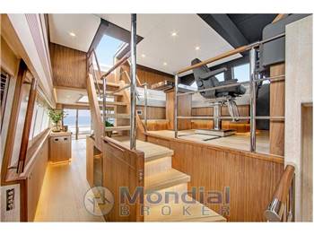 Van der Valk RAISED PILOTHOUSE