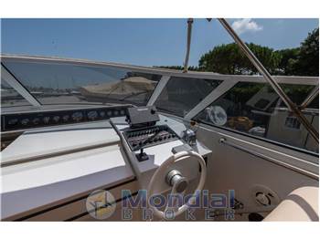 Pershing 40