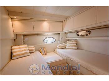 Pershing 40