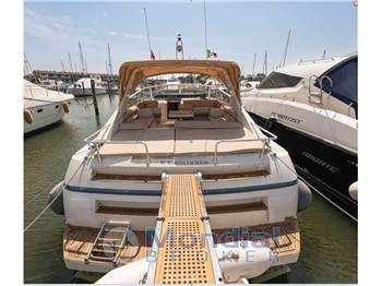 Pershing 40