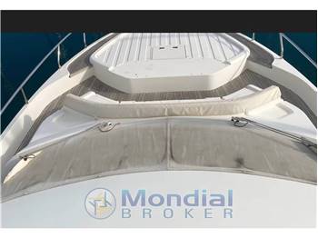 Ferretti 550