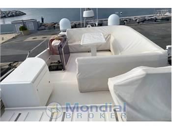 Ferretti 550