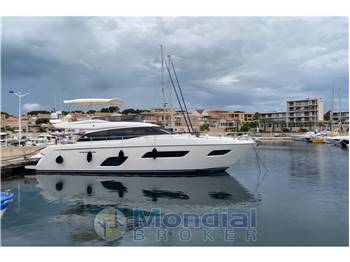 Ferretti 550