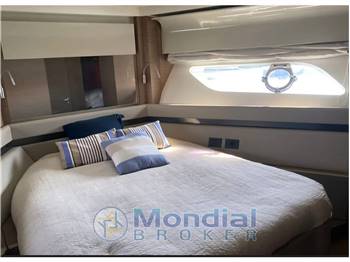 Ferretti 550