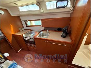 Beneteau Oceanis 38.1