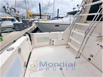 Riviera 33 flybridge