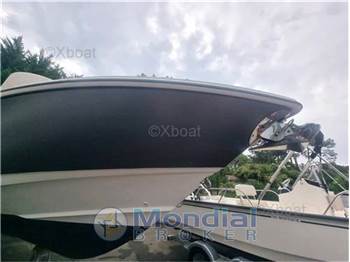 Boston whaler 320 outrage