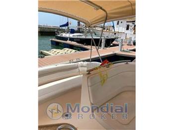 Rinker Fiesta vee 300