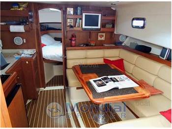Mainship 34 pilot sedan