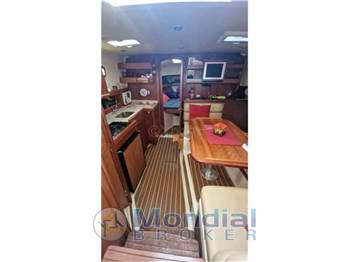 Mainship 34 pilot sedan