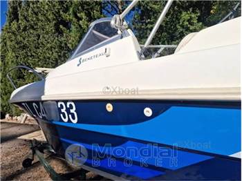 Beneteau Flyer 550 cabin