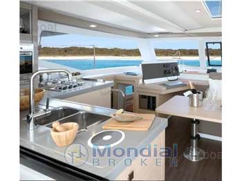 Fountaine pajot Lucia 40
