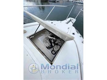 Boston whaler 28 outrage