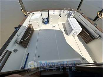 Rhea 28 timonier