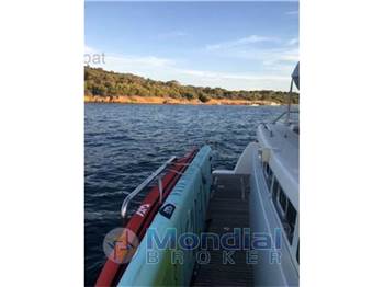 Lagoon Power 43