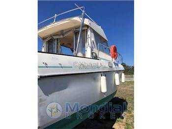 Beneteau Antares 805