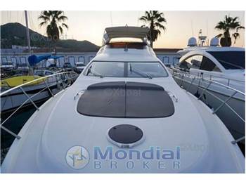 Azimut 68 fly