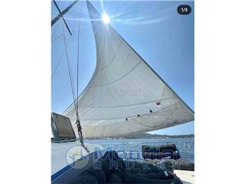 Prout Snowgoose 37