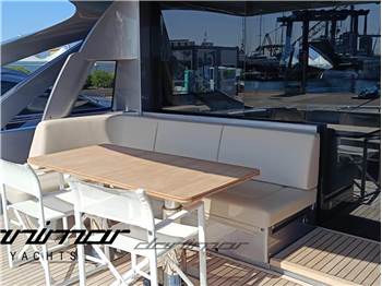 Pershing 7X