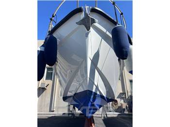 PYXIS YACHT 30 W.A. fishing