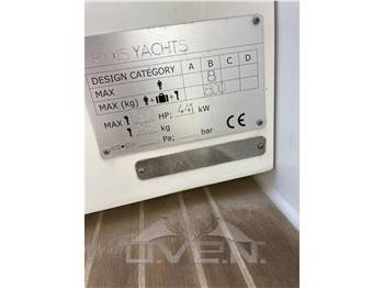 PYXIS YACHT 30 W.A. fishing