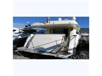 Ferretti 830 fly