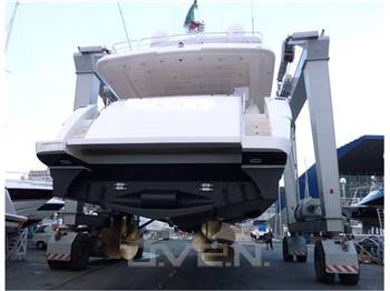 Ferretti Craft 880 fly