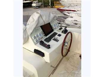 Cantiere Estensi Main 530